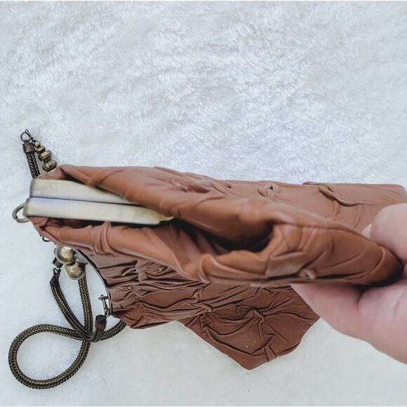 African Vintage Face Crinkled Purse - Picture 9 of 12